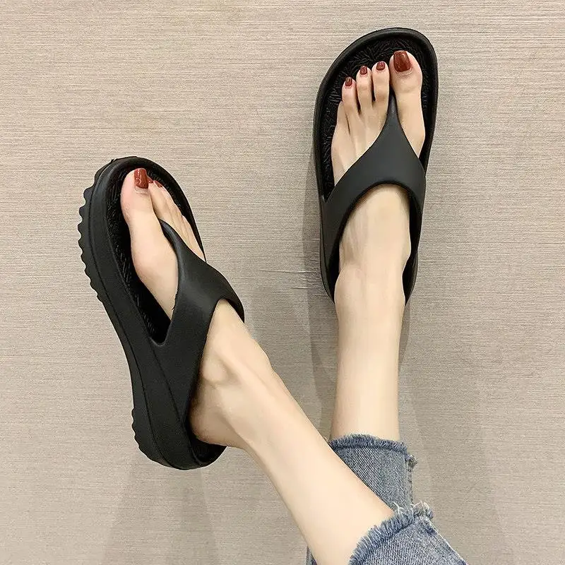 Comfortable Breathable Women's Thong Slippers Fashionable Thick Bottom Anti-Slip Beach Sandals Ideal for Strolls And Couples
Comfortable Breathable Women's Thong Slippers Fashionable Thick Bottom Anti-Slip Beach Sandals Ideal for Strolls And Couples