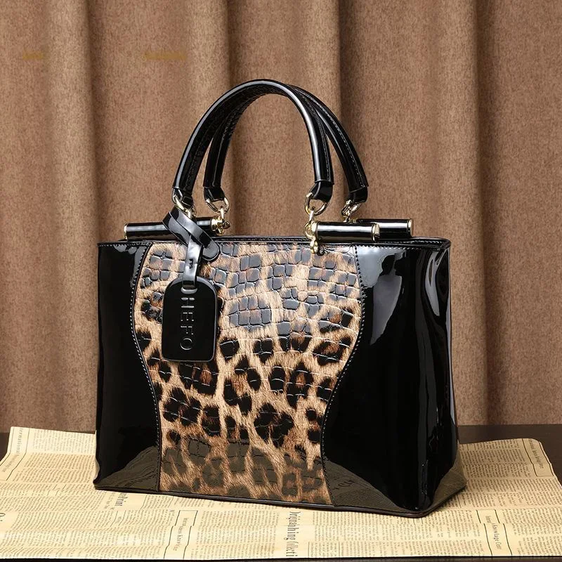 New Fashion Leopard Women Handbags European Designer Cow Genuine Leather Shoulder Bags Female Girl Brand Luxury Crossbody Bag
New Fashion Leopard Women Handbags European Designer Cow Genuine Leather Shoulder Bags Female Girl Brand Luxury Crossbody Bag