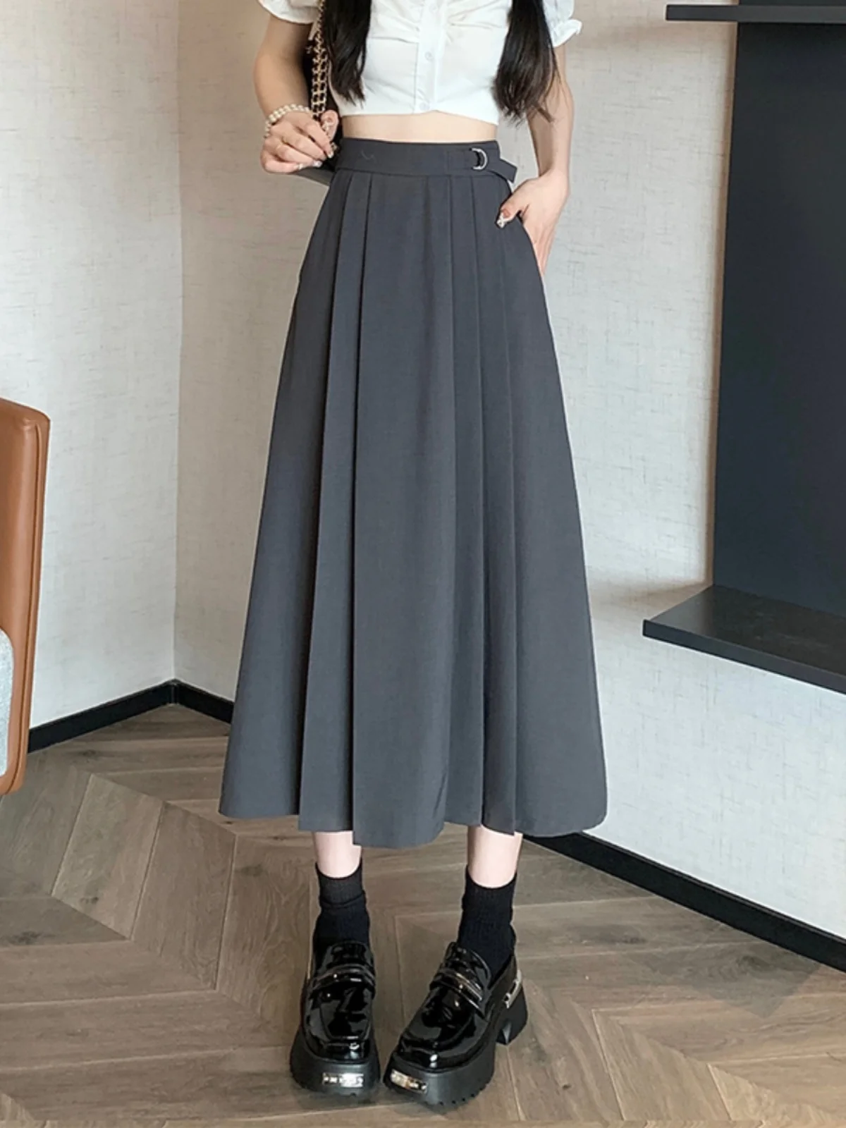 High Waist Midi Suit Style Pleated Skirt Women's Loose Slimming Drapey Summer Thin Grey Half-length Skirts Casual Polyester F...
High Waist Midi Suit Style Pleated Skirt Women's Loose Slimming Drapey Summer Thin Grey Half-length Skirts Casual Polyester F...