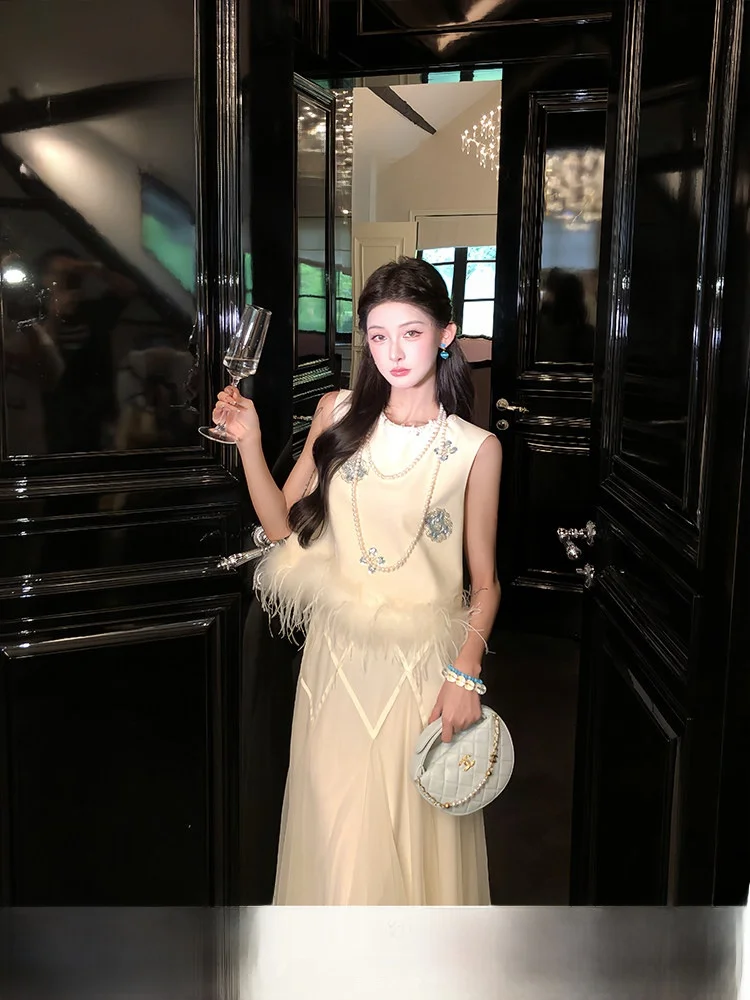 Elegant Embroidered Light Luxury Suit Skirt Set Original Chinese Style Moon Pine Summer New Fashion Women's Three-Piece Ensemble
Elegant Embroidered Light Luxury Suit Skirt Set Original Chinese Style Moon Pine Summer New Fashion Women's Three-Piece Ensemble