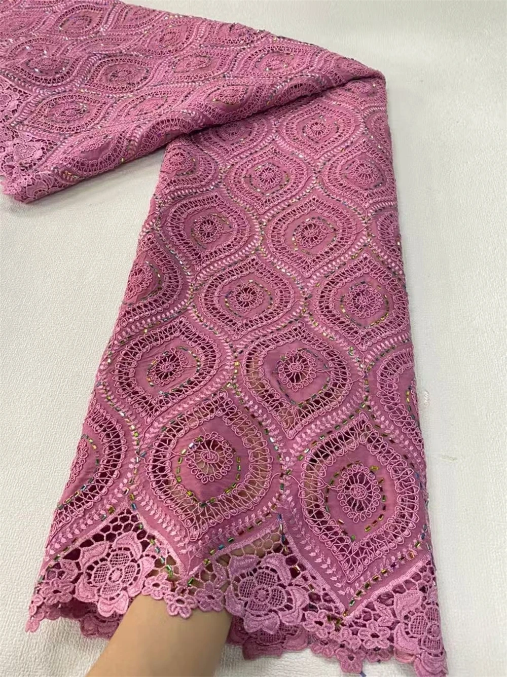 2025 High-Quality Africa Nigerian Sequins Cotton Embroidery Lace Fabric Tulle 5 Yards for Wedding Party Dress Chiffon JL473
2025 High-Quality Africa Nigerian Sequins Cotton Embroidery Lace Fabric Tulle 5 Yards for Wedding Party Dress Chiffon JL473