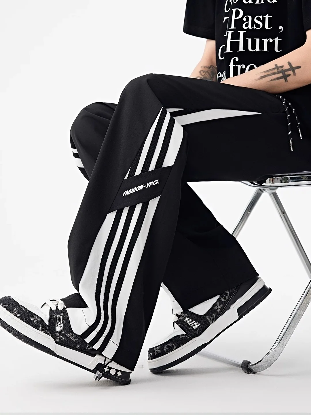 Тонкие летние спортивные брюки Qui Dry Ice Silk для мальчиков, повседневные прямые брюки, дышащие, удобные, легкие, подростковые размеры
Тонкие летние спортивные брюки Qui Dry Ice Silk для мальчиков, повседневные прямые брюки, дышащие, удобные, легкие, подростковые размеры