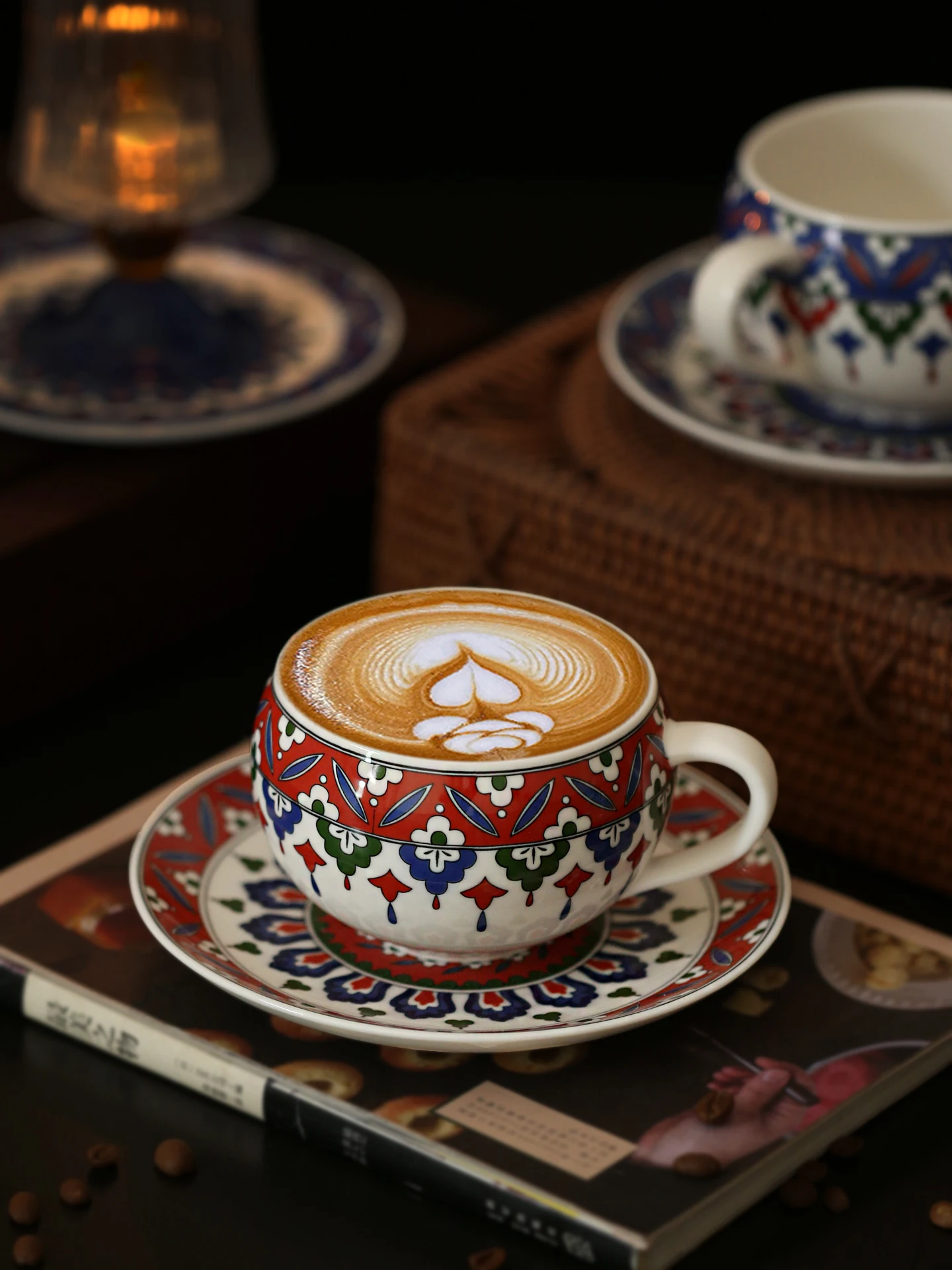 Retro Persian Style Ceramic Coffee Cup And Plate Set European Pattern Latte Hand-Poured High Temperature Glaze under Color 300ml
Retro Persian Style Ceramic Coffee Cup And Plate Set European Pattern Latte Hand-Poured High Temperature Glaze under Color 300ml