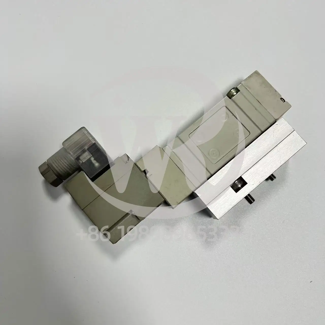 Высококачественный электромагнитный клапан воздушного цилиндра Komori Motor Lithrone K20PS25-200DP 3Z08101100 для запчастей Komori Motor
Высококачественный электромагнитный клапан воздушного цилиндра Komori Motor Lithrone K20PS25-200DP 3Z08101100 для запчастей Komori Motor