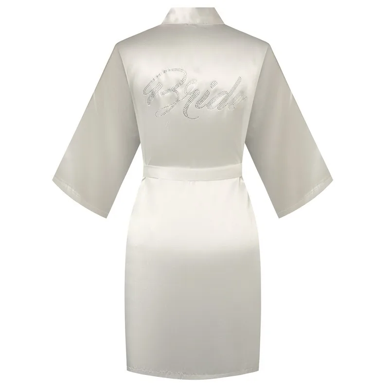 Летний длинный женский халат из ледяного шелка для невесты и подружек невесты, для свадьбы, высококачественный, для помолвки, пижама для сна
Летний длинный женский халат из ледяного шелка для невесты и подружек невесты, для свадьбы, высококачественный, для помолвки, пижама для сна