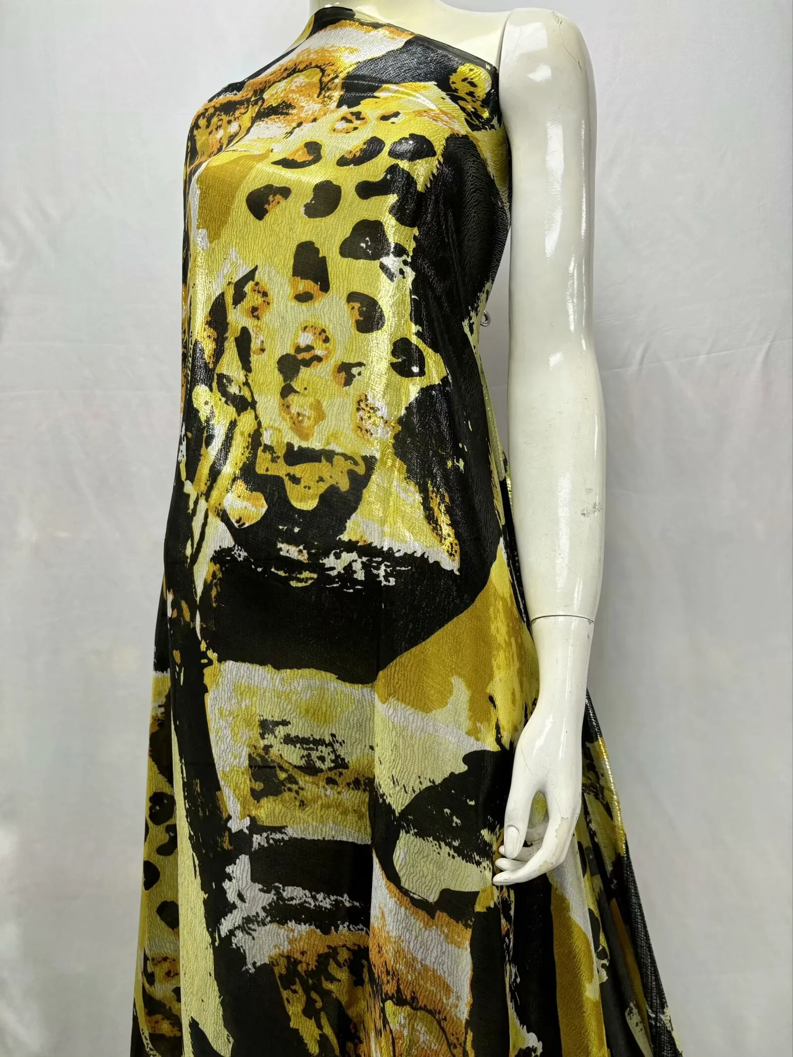 Pure 100% Real Silk Fabric Luxury High Quality Real Silk Print Material DIY Dress Double Sided Print Silk Fabric 5L608-1
Pure 100% Real Silk Fabric Luxury High Quality Real Silk Print Material DIY Dress Double Sided Print Silk Fabric 5L608-1