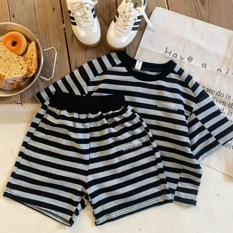 Children's Two-Piece Summer Set2025New BoyTShort Sleeve Shirt Set Loose Fit Children's Striped Shorts
Children's Two-Piece Summer Set2025New BoyTShort Sleeve Shirt Set Loose Fit Children's Striped Shorts