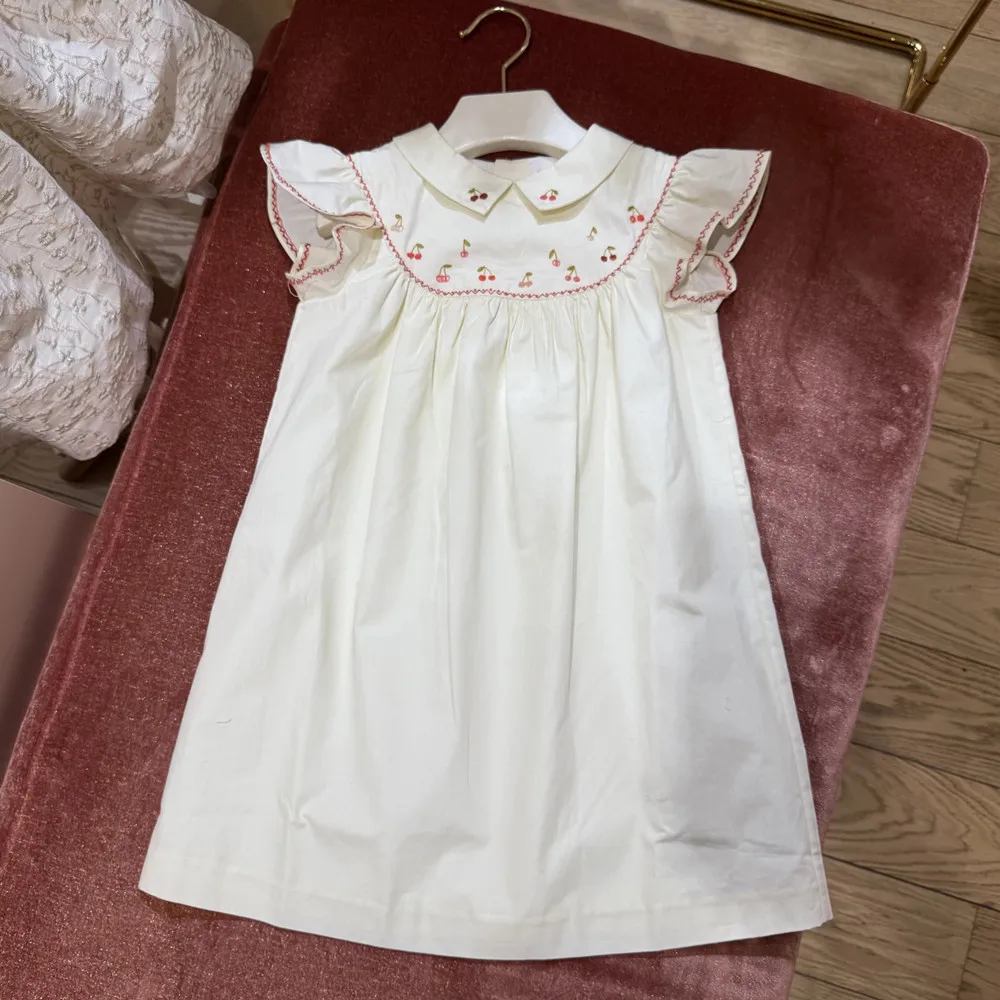 Summer girls' dress kids dresses Cherry patterned embroidered French style flying sleeve dress girl clothes
Summer girls' dress kids dresses Cherry patterned embroidered French style flying sleeve dress girl clothes