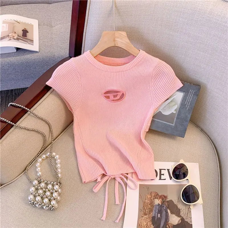 Женская футболка с короткими рукавами Pure Dreamy Pink Ice Silk и полые бретели, вязаный летний топ с короткими плечами для девочек
Женская футболка с короткими рукавами Pure Dreamy Pink Ice Silk и полые бретели, вязаный летний топ с короткими плечами для девочек