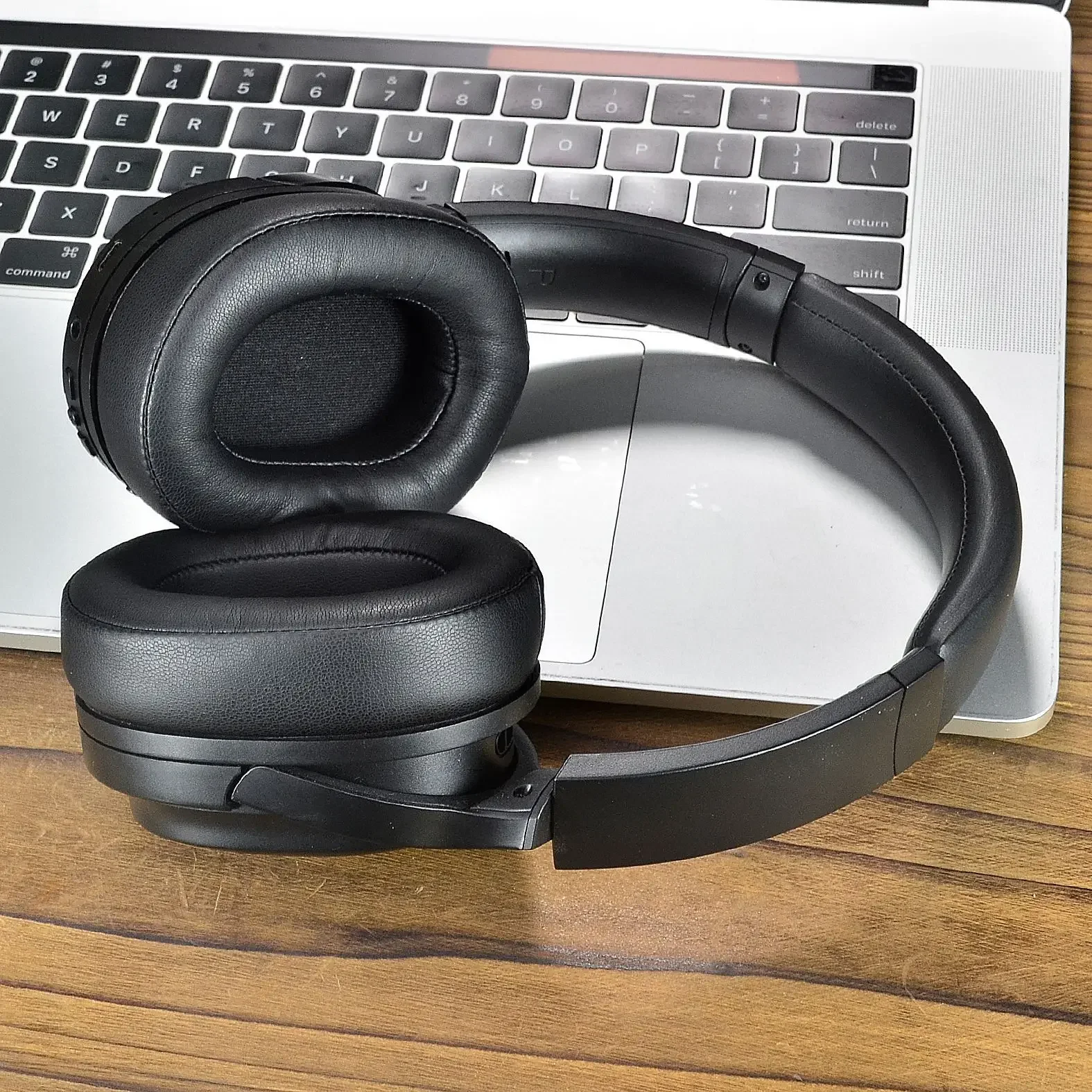 TAMUM Soft Foam Protein Leather Ear Pads With buckle Compatible For COWIN SE7 / SE7 PRO Headset Earmuffs Repairing Parts
TAMUM Soft Foam Protein Leather Ear Pads With buckle Compatible For COWIN SE7 / SE7 PRO Headset Earmuffs Repairing Parts