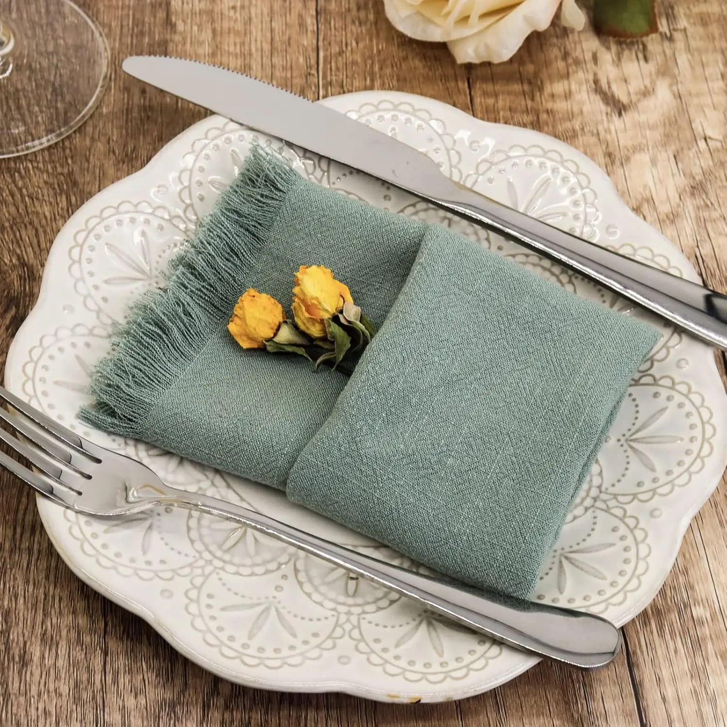 6pcs Handmade Fringe Napkins Cotton Linen Cloth Reusable Rustic Napkins Sage Green for Dinner Wedding Party Table Home Decor
6pcs Handmade Fringe Napkins Cotton Linen Cloth Reusable Rustic Napkins Sage Green for Dinner Wedding Party Table Home Decor