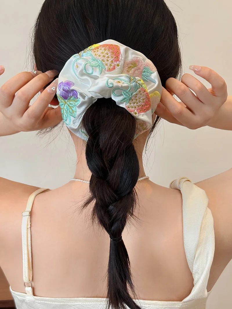 Fashion Exquisite Embroidered Hair Rope For Girls Headwear Cloth Hairties Hair Accessories for Women Headwear
Fashion Exquisite Embroidered Hair Rope For Girls Headwear Cloth Hairties Hair Accessories for Women Headwear
