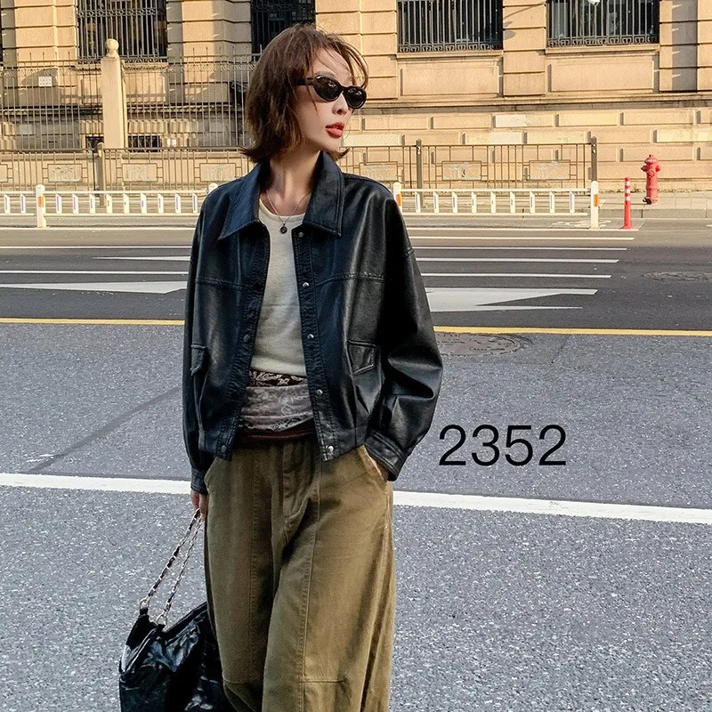 Genuine Leather Women Coat Sheepskin Casual Leather Top Coat
Genuine Leather Women Coat Sheepskin Casual Leather Top Coat