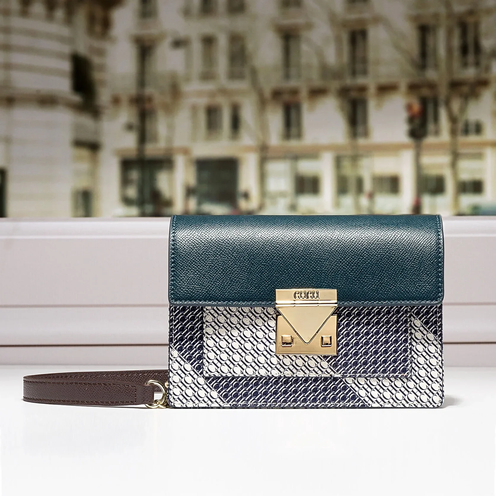 Trendy Vintage Messenger Bag For Women Classic Designer Paris Fashion Simple Elegant Leather Crossbody Purse
Trendy Vintage Messenger Bag For Women Classic Designer Paris Fashion Simple Elegant Leather Crossbody Purse