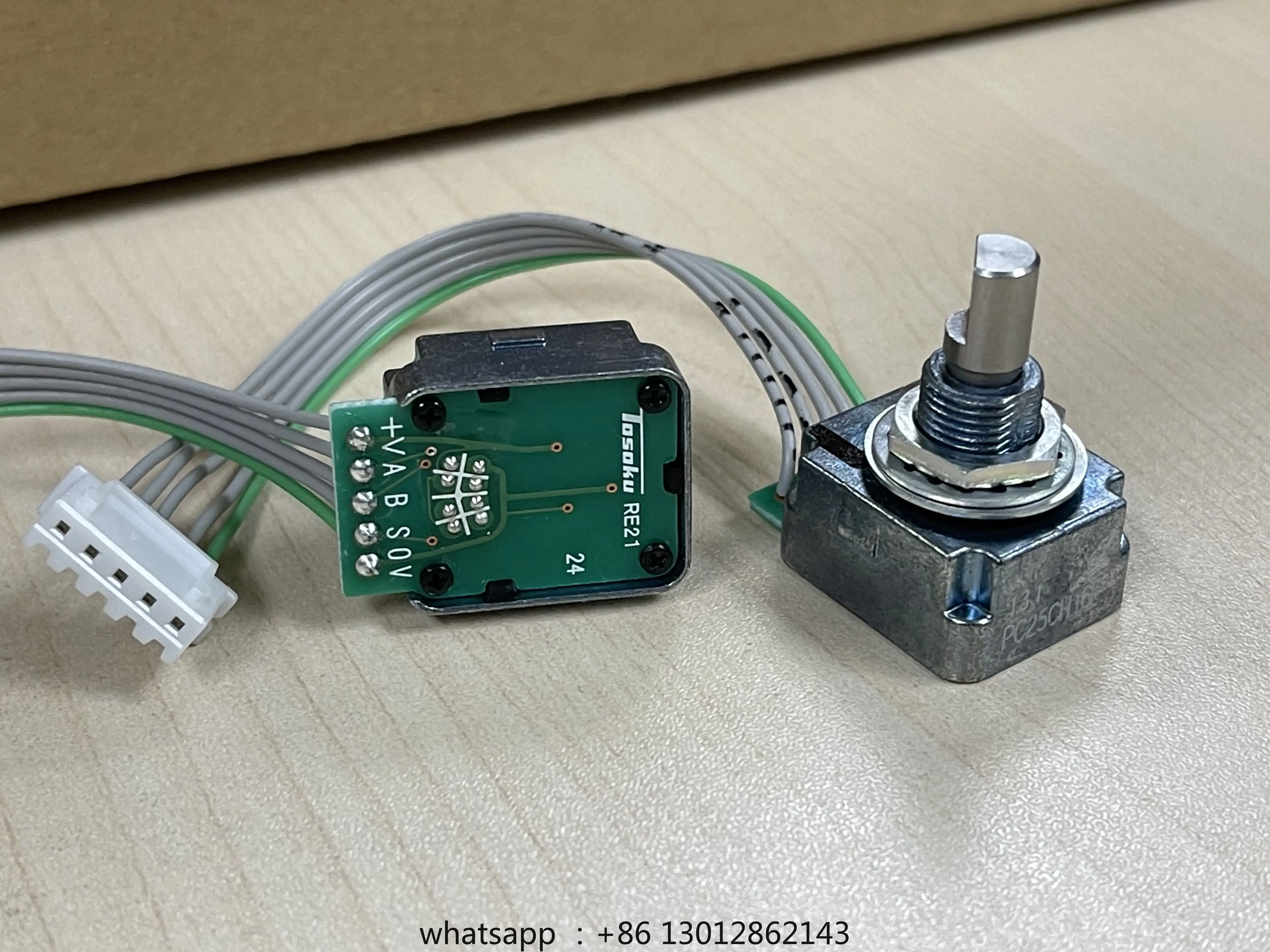 Original from Japan, RE21PC25CH16F (RE21BARE100Z) for teaching device is genuine.
Original from Japan, RE21PC25CH16F (RE21BARE100Z) for teaching device is genuine.