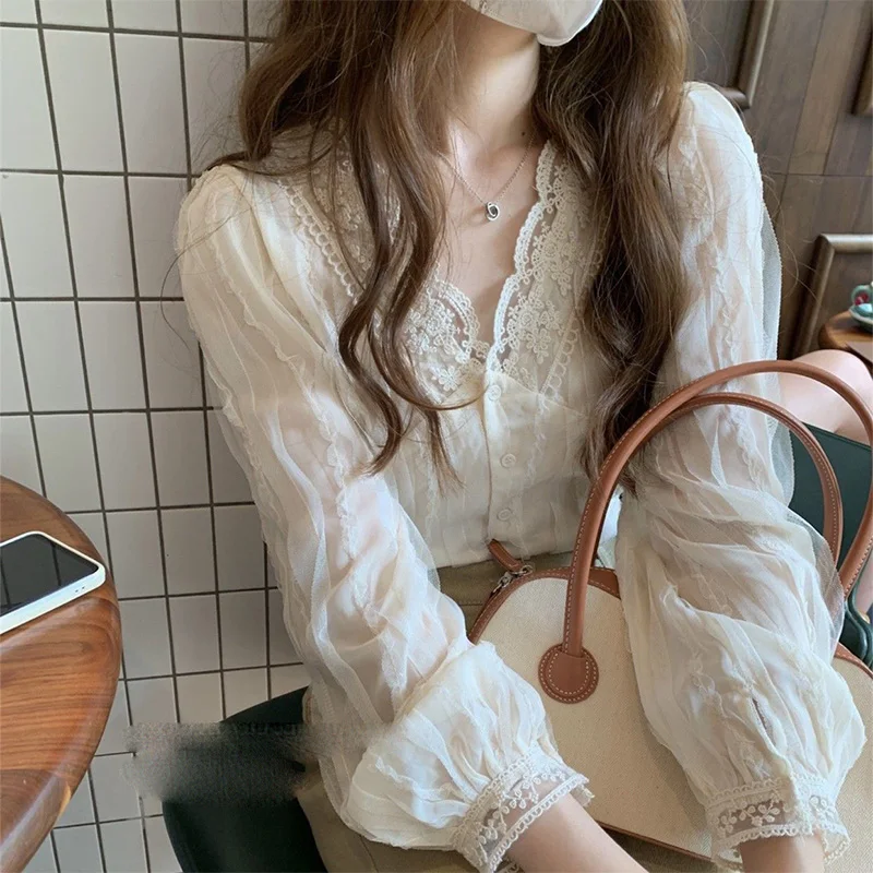 French style v-neck lace patchwork long sleeves shirt spring summer unique super beautiful blouse tops Fashion Clothes for Women
French style v-neck lace patchwork long sleeves shirt spring summer unique super beautiful blouse tops Fashion Clothes for Women