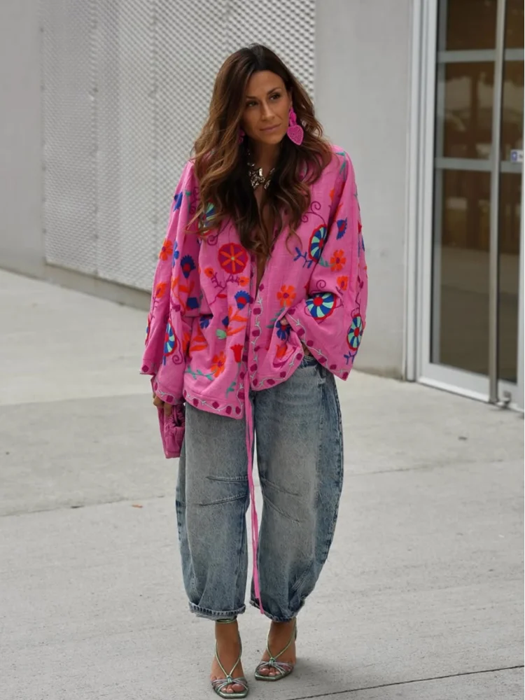 Pink Embroidery Cotton Linen Short Coat Woman Casual Lace Up Long Sleeves V Neck Jacket New Autumn Lady Street Printed Outerwear 
Pink Embroidery Cotton Linen Short Coat Woman Casual Lace Up Long Sleeves V Neck Jacket New Autumn Lady Street Printed Outerwear