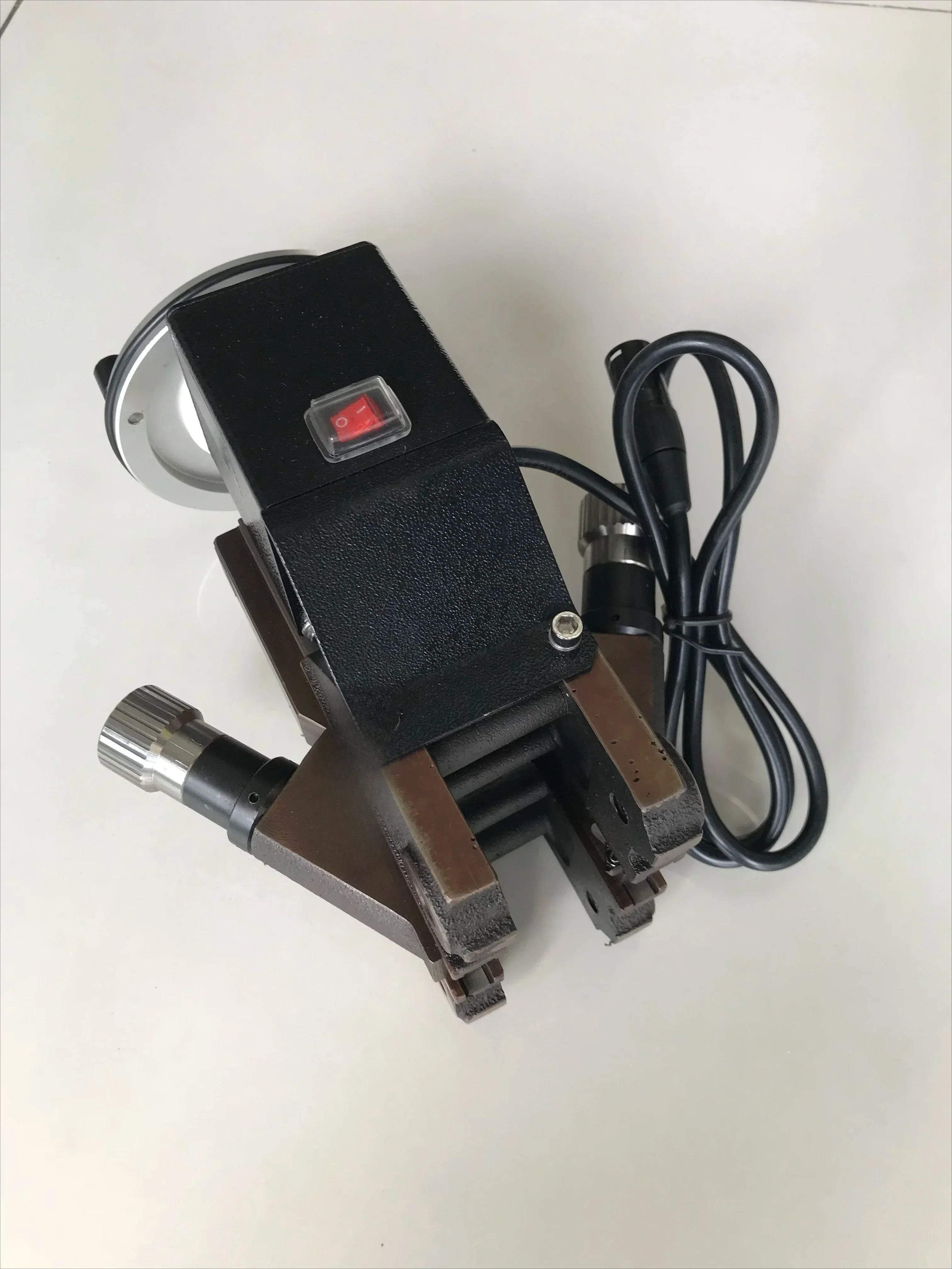 Портативный автомобильный токарный станок тормозного диска AM-8700, аксессуары для режущего станка, приводной блок для шлифовальной машины дискового тормоза
Портативный автомобильный токарный станок тормозного диска AM-8700, аксессуары для режущего станка, приводной блок для шлифовальной машины дискового тормоза