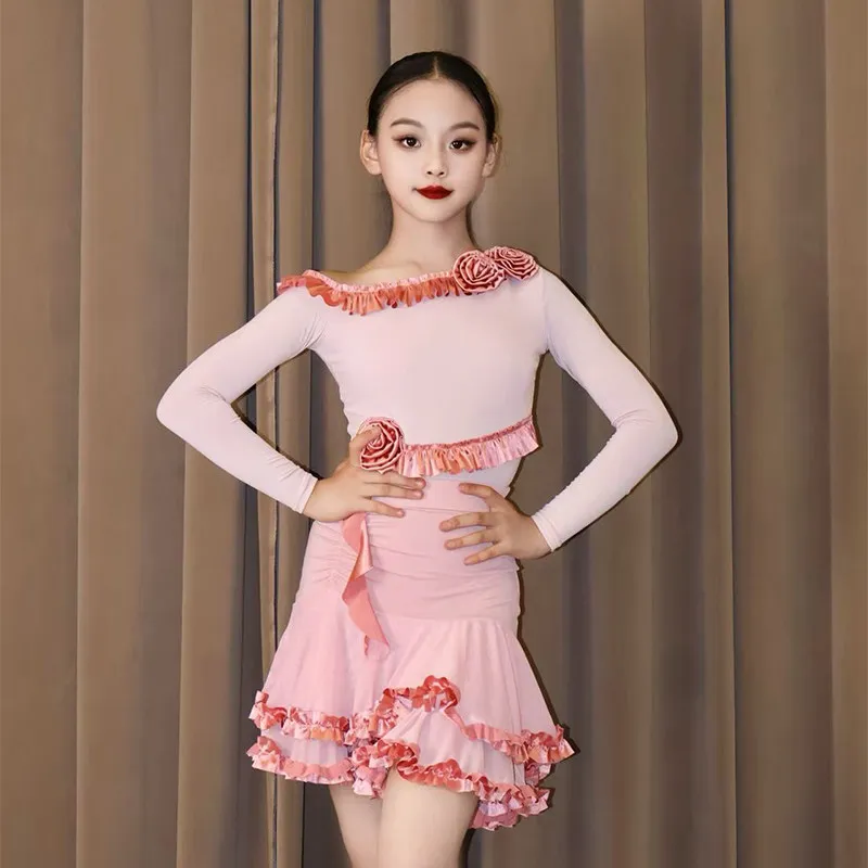 Autumn Winter Girls Latin Dance 2-Piece Set Off-Shoulder Long Sleeve Top + Ruffle Skirt Competition Training Costume For Kids
Autumn Winter Girls Latin Dance 2-Piece Set Off-Shoulder Long Sleeve Top + Ruffle Skirt Competition Training Costume For Kids