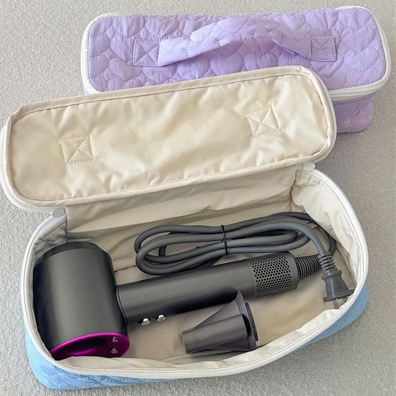 Heart Pattern Quilted Cotton Hair Dryer Protective Case Travel Zippered Hair Dryer Curling Iron Storage Hair Styling Tools Pouch
Heart Pattern Quilted Cotton Hair Dryer Protective Case Travel Zippered Hair Dryer Curling Iron Storage Hair Styling Tools Pouch