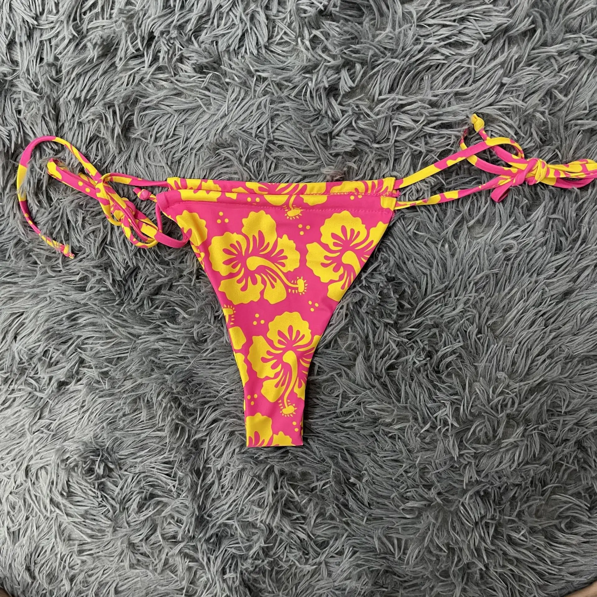 Backless Bathing Suit Women Cross Lace Up Split Swimsuit Floral Print Two-piece Beachwear Summer 2025 New Vintage Biquinis
Backless Bathing Suit Women Cross Lace Up Split Swimsuit Floral Print Two-piece Beachwear Summer 2025 New Vintage Biquinis