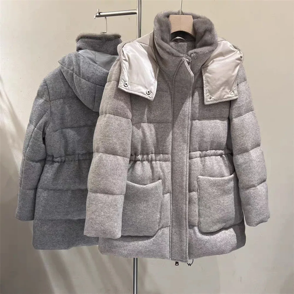 Women's Luxury Mink Fur Collar Wool Down Jacket Winter New Hooded Keep Warm Zipper Mid-Length Goose Down Coat
Women's Luxury Mink Fur Collar Wool Down Jacket Winter New Hooded Keep Warm Zipper Mid-Length Goose Down Coat