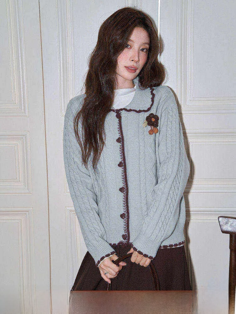 Blue Doll Collar Long Sve Knitted Sweater Cardigan Women's Autumn Winter Vintage Twist Slimming Casual Outerwear
Blue Doll Collar Long Sve Knitted Sweater Cardigan Women's Autumn Winter Vintage Twist Slimming Casual Outerwear