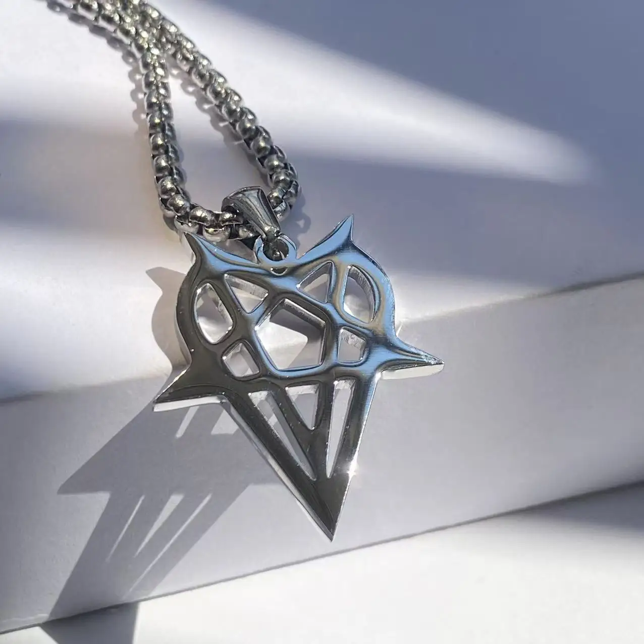 High-quality stainless steel Destroy Lonely Music Element Necklace Trend Mens Hip-Hop Jewelry
High-quality stainless steel Destroy Lonely Music Element Necklace Trend Mens Hip-Hop Jewelry