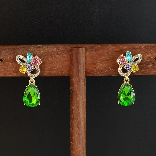 Vintage fashion Temperament Enamel Olivine Droplet Eardrops earrings necklace for women‘s girl party gift jewlry wholesale
Vintage fashion Temperament Enamel Olivine Droplet Eardrops earrings necklace for women‘s girl party gift jewlry wholesale