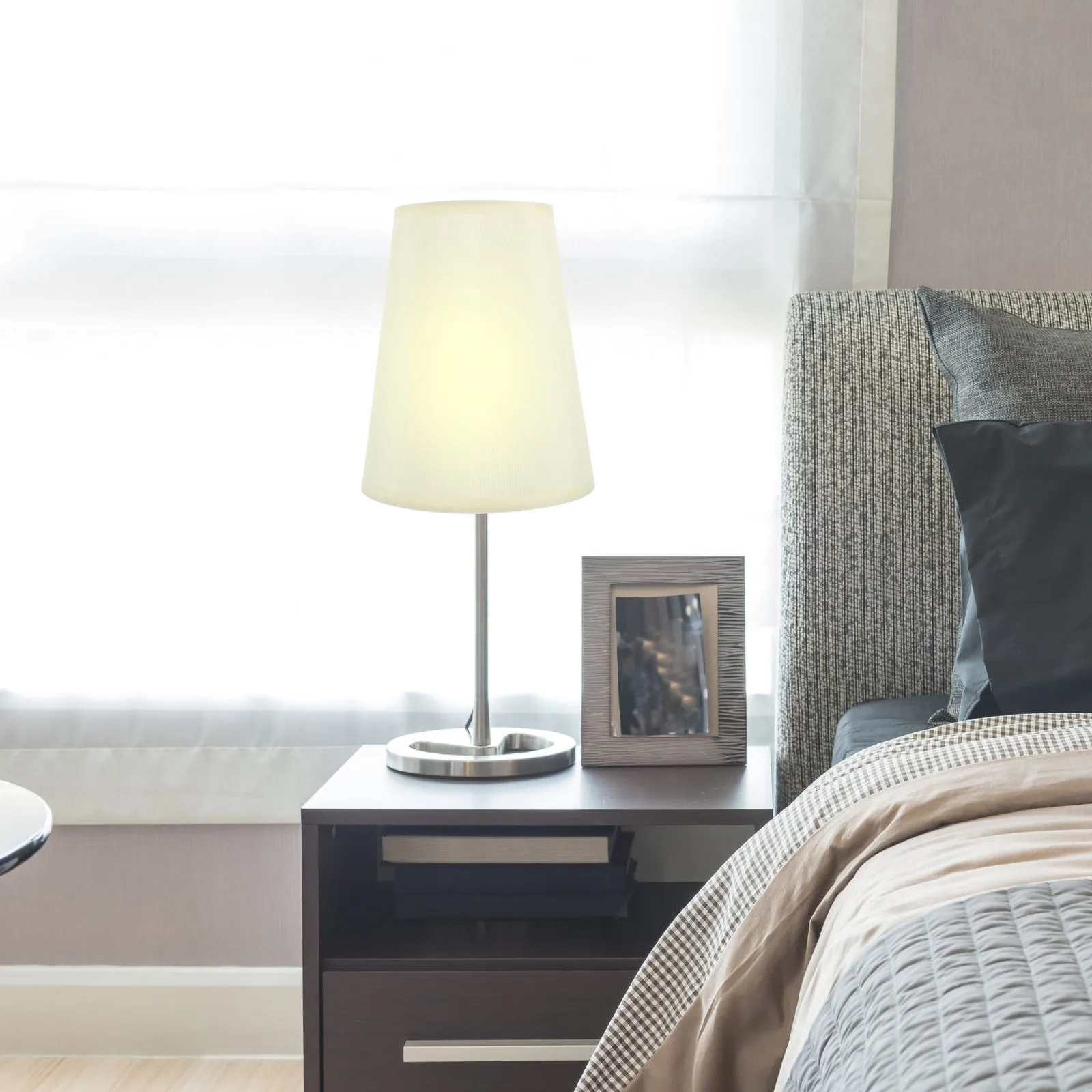 Semi-Circular Lamp Shade for Desk Table Lamp E14 Bulb Socket Simple Elegant Design Smooth Finish Bedroom Living Room Study Decor
Semi-Circular Lamp Shade for Desk Table Lamp E14 Bulb Socket Simple Elegant Design Smooth Finish Bedroom Living Room Study Decor