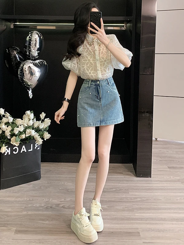 Elegant Fashionable Ladylike Two-Piece Set Women's Summer 2026 Trendy Age-Defying Bubble Sleeve Shirt And Short Denim Skirt
Elegant Fashionable Ladylike Two-Piece Set Women's Summer 2026 Trendy Age-Defying Bubble Sleeve Shirt And Short Denim Skirt