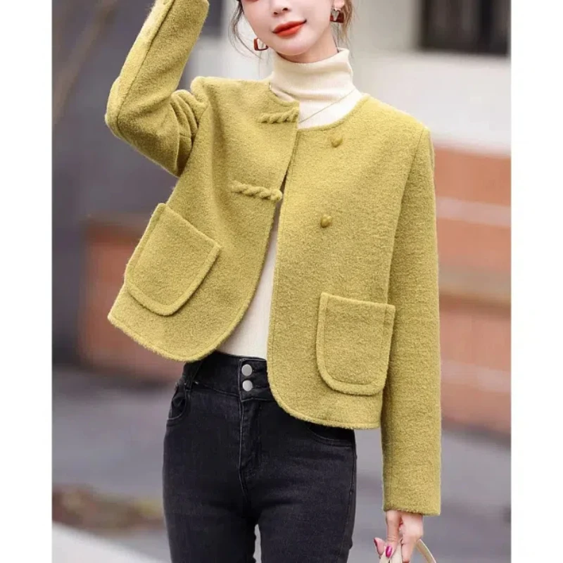 Xiaoxiangfeng Spring and Autumn Women New Stitched O-Neck Button Pocket Fashion Solid Color Loose Casual Long Sleeve Jackets
Xiaoxiangfeng Spring and Autumn Women New Stitched O-Neck Button Pocket Fashion Solid Color Loose Casual Long Sleeve Jackets