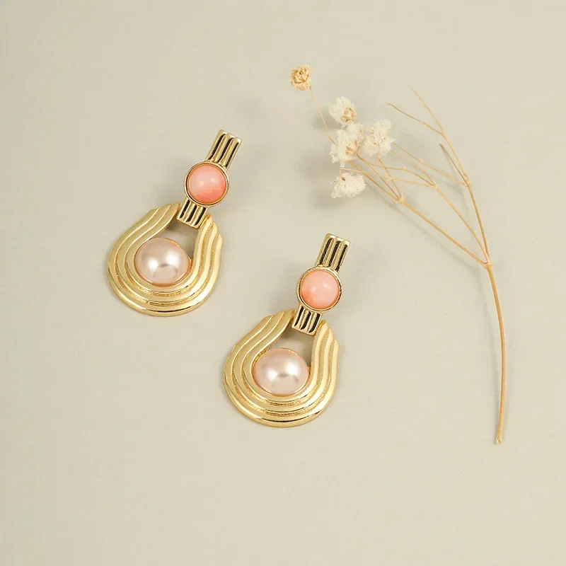 Vintage Pearl Earrings Baroque Eardrop For Women 2023 New Fashion Ear Clip Luxury Jewelry Boutique Trend
Vintage Pearl Earrings Baroque Eardrop For Women 2023 New Fashion Ear Clip Luxury Jewelry Boutique Trend