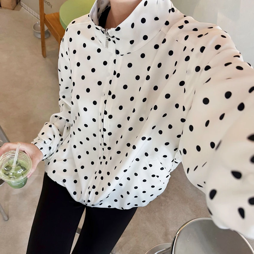 Linad Street Chic Polka Dot Zipper Jackets Woman Elegant Stand Collar Outerwear Female 2025 Casual Long Sleeve Coats Autumn
Linad Street Chic Polka Dot Zipper Jackets Woman Elegant Stand Collar Outerwear Female 2025 Casual Long Sleeve Coats Autumn