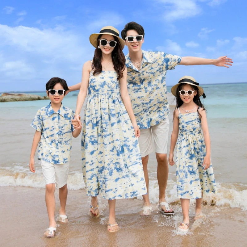 2026 Summer Family Matching Outfits Blue Floral Print Beach Dresses & Shirts Set for Mom Dad Kids Vacation Photoshoot
2026 Summer Family Matching Outfits Blue Floral Print Beach Dresses & Shirts Set for Mom Dad Kids Vacation Photoshoot