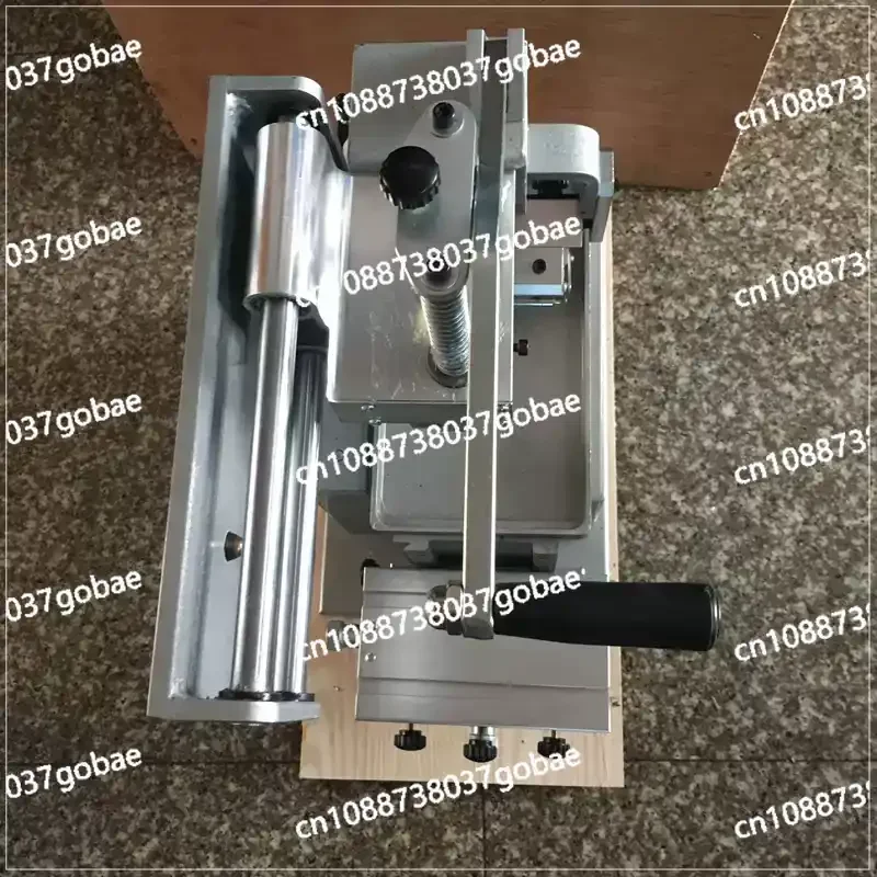 High precision manual pad printing machine manual oil cup pad printing machine mask printing machine
High precision manual pad printing machine manual oil cup pad printing machine mask printing machine