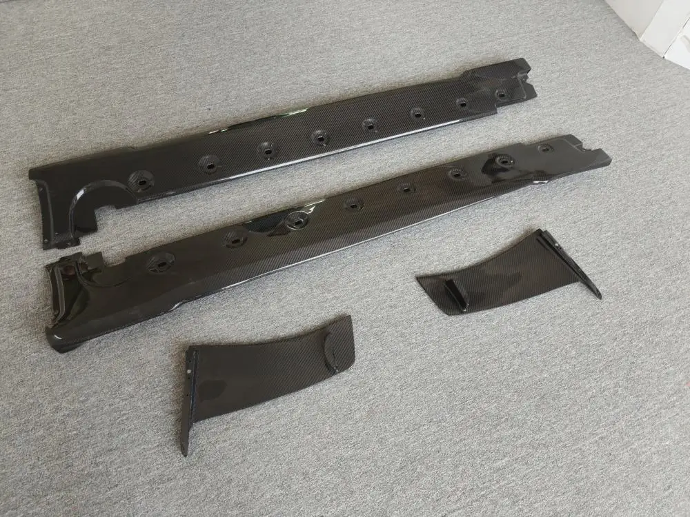 Suitable for Porsche 992 911 GT3RS model, dry carbon fiber side skirt body kit original version body kit modified and upgraded
Suitable for Porsche 992 911 GT3RS model, dry carbon fiber side skirt body kit original version body kit modified and upgraded