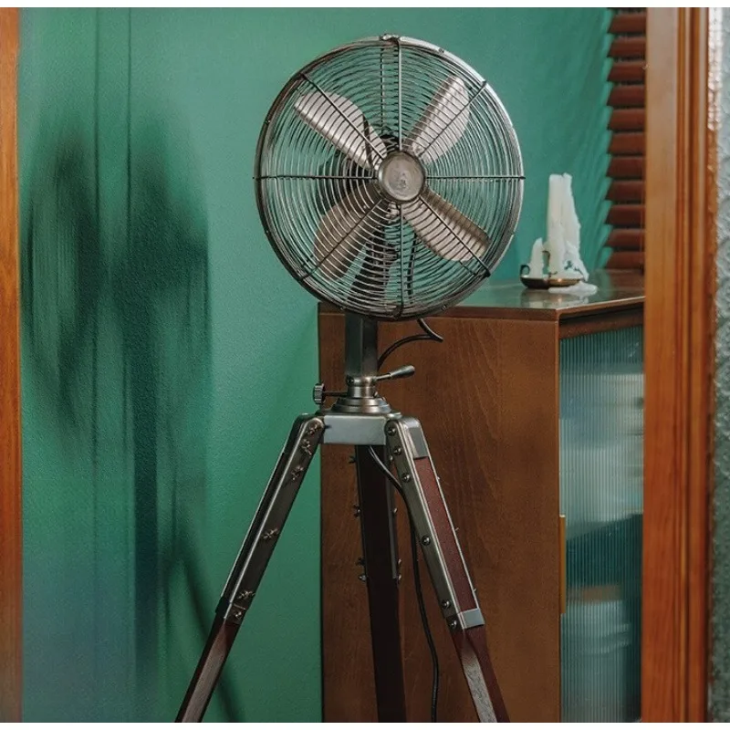 Electric fan Metal walnut floor fan Household air circulation shaking head light sound electric fan
Electric fan Metal walnut floor fan Household air circulation shaking head light sound electric fan