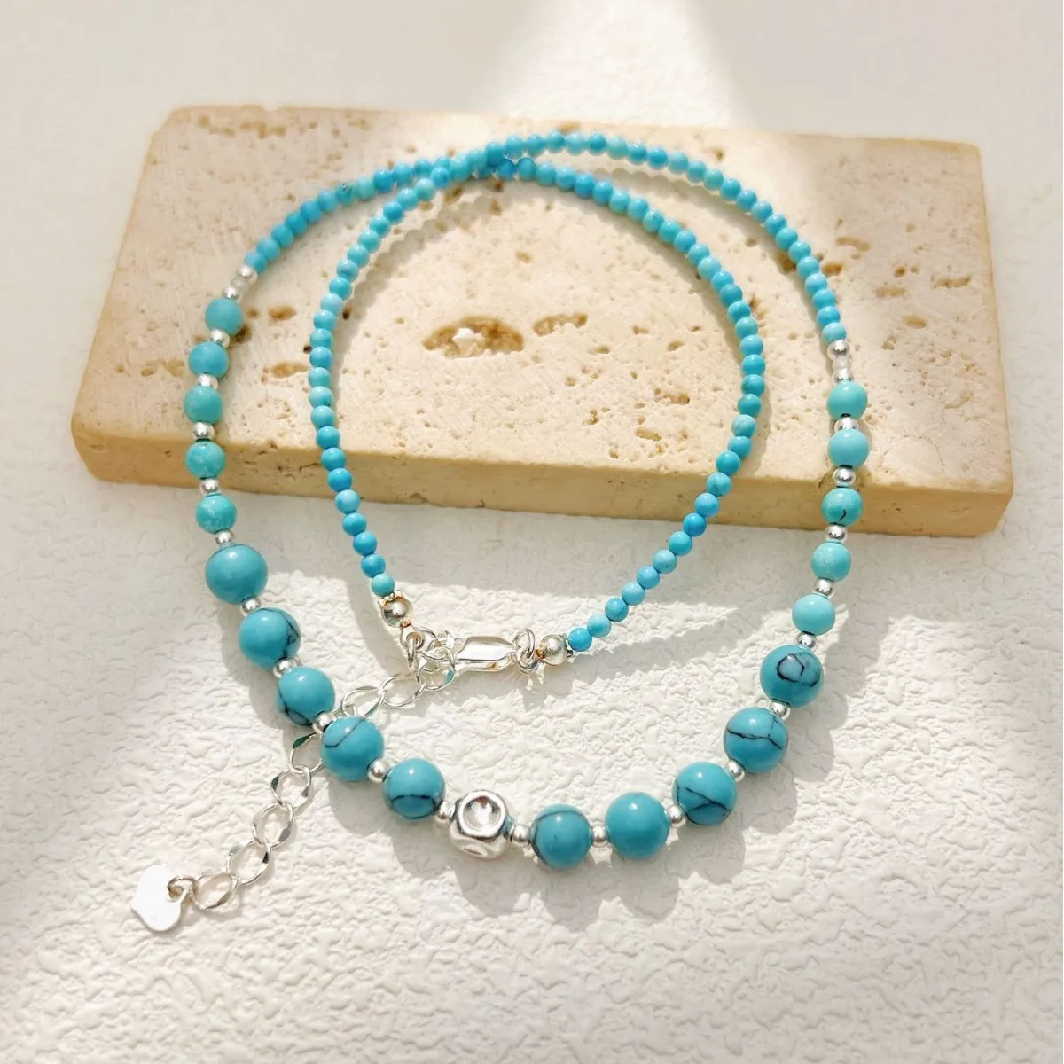 Simple and high-end blue turquoise necklace, light luxury and versatile necklace, retro style accessories
Simple and high-end blue turquoise necklace, light luxury and versatile necklace, retro style accessories