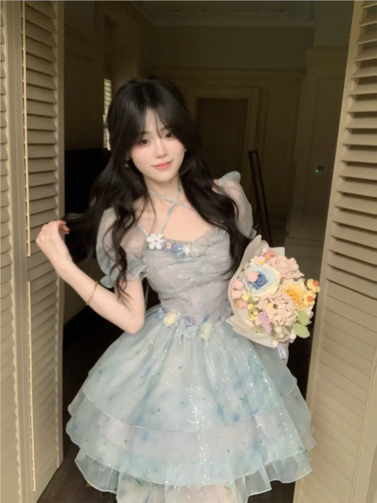 A youthful and low-looking off-the-neck tulle three-dimensional floral sparkling atmosphere dress
A youthful and low-looking off-the-neck tulle three-dimensional floral sparkling atmosphere dress
