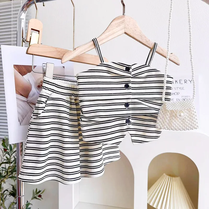Girls' Casual Outfit Summer New Striped Camisole Top and Shorts Two-Piece Set Wholesale 
Girls' Casual Outfit Summer New Striped Camisole Top and Shorts Two-Piece Set Wholesale
