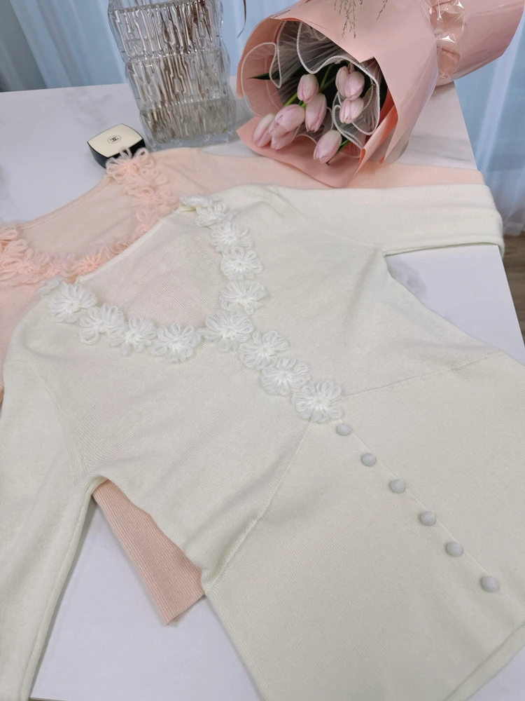 Модный элегантный вязаный свитер Tian Jiao Baby из мягкой шерсти с V-образным вырезом, приталенный, с длинными рукавами, для ношения поверх одежды
Модный элегантный вязаный свитер Tian Jiao Baby из мягкой шерсти с V-образным вырезом, приталенный, с длинными рукавами, для ношения поверх одежды