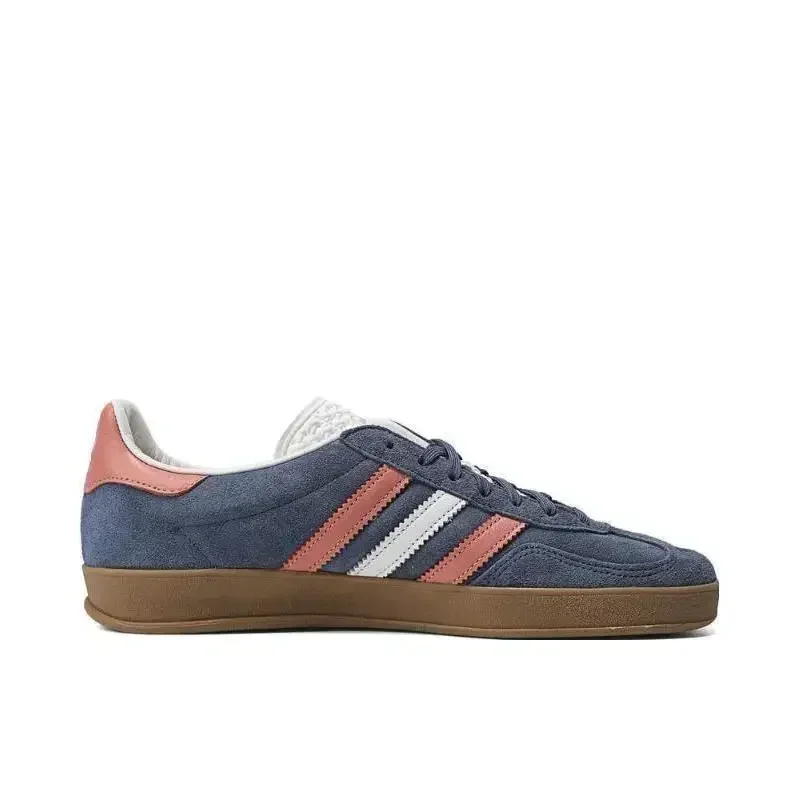 Adidas Origins GAZELLE INDOOR Indoor Comfortable, Anti Slip, Wear Resistant Low Cut Board Shoes for Men Women Blue Pink Unisex
Adidas Origins GAZELLE INDOOR Indoor Comfortable, Anti Slip, Wear Resistant Low Cut Board Shoes for Men Women Blue Pink Unisex