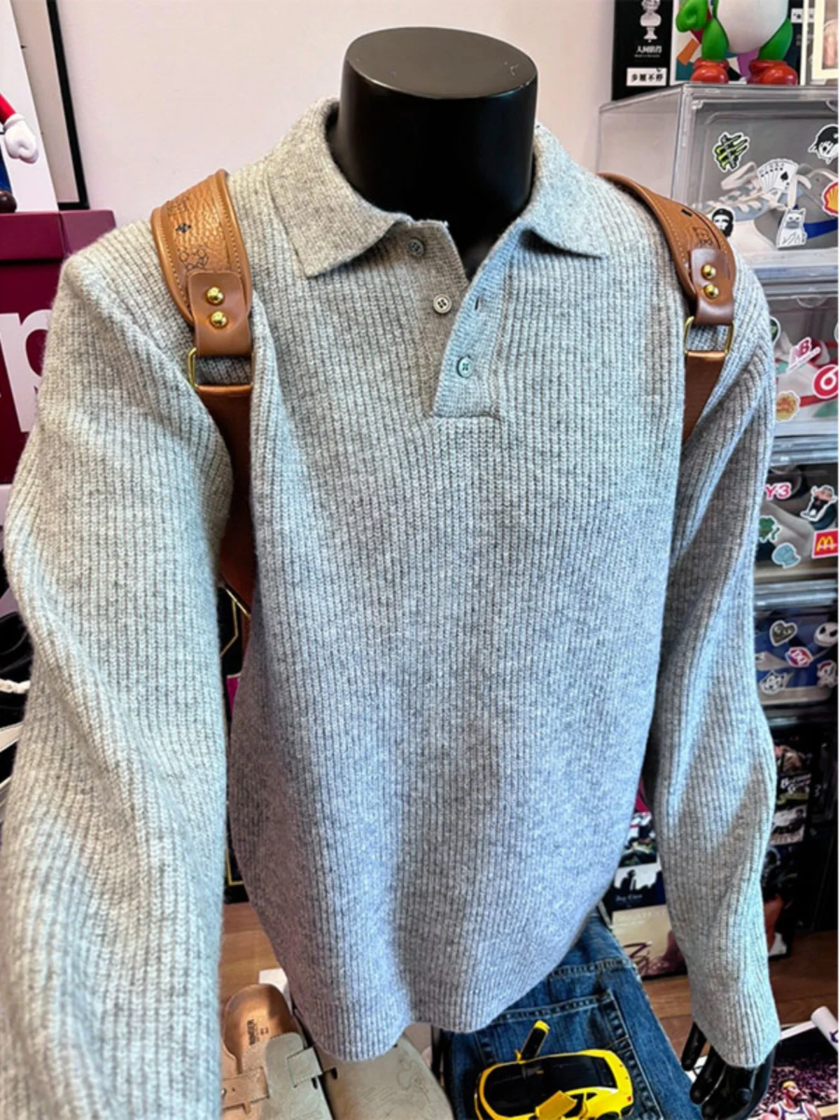 American Sle Men's Cleanfit V-Ne Sweater Winter Casual Wear Inner Match with Hoodie Jaet Loose Fit Knitted Top
American Sle Men's Cleanfit V-Ne Sweater Winter Casual Wear Inner Match with Hoodie Jaet Loose Fit Knitted Top