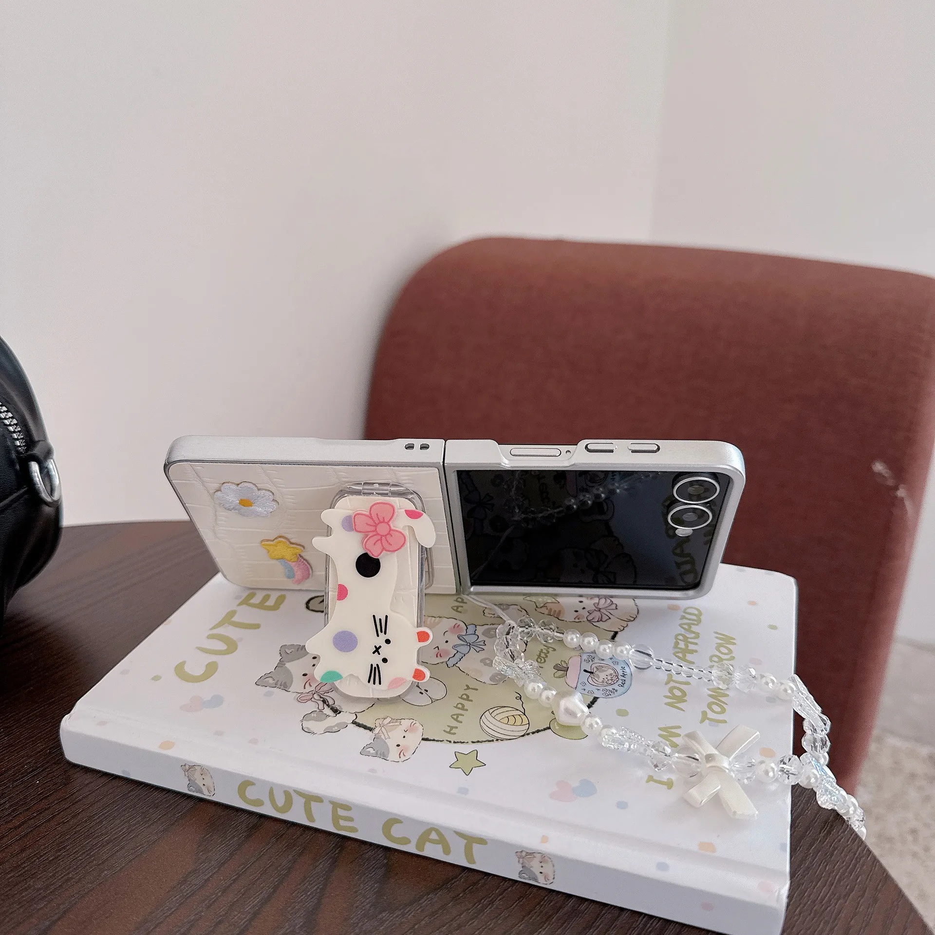 Puppies Phone Stand Case For Samsung Galaxy Z Flip 7 6 5 4 Protective Back Cover For ZFlip5 ZFlip6 ZFlip7 Case Shell
Puppies Phone Stand Case For Samsung Galaxy Z Flip 7 6 5 4 Protective Back Cover For ZFlip5 ZFlip6 ZFlip7 Case Shell