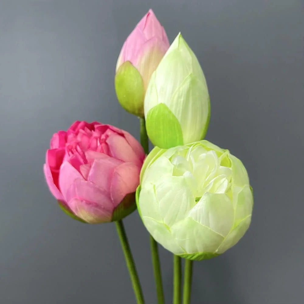 3pcs Artificial Silkyy Lotus Flowers with Stems, Suitable for Elegant Decoration of Dining Tables, Offices, Hotels, And Homes
3pcs Artificial Silkyy Lotus Flowers with Stems, Suitable for Elegant Decoration of Dining Tables, Offices, Hotels, And Homes