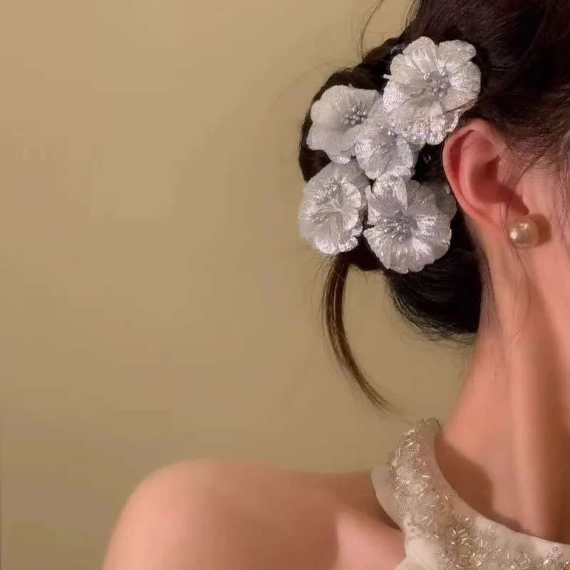 Hair accessories advanced simulation flower hairpin head flower bangs side clip broken hair forehead clip headgear female
Hair accessories advanced simulation flower hairpin head flower bangs side clip broken hair forehead clip headgear female