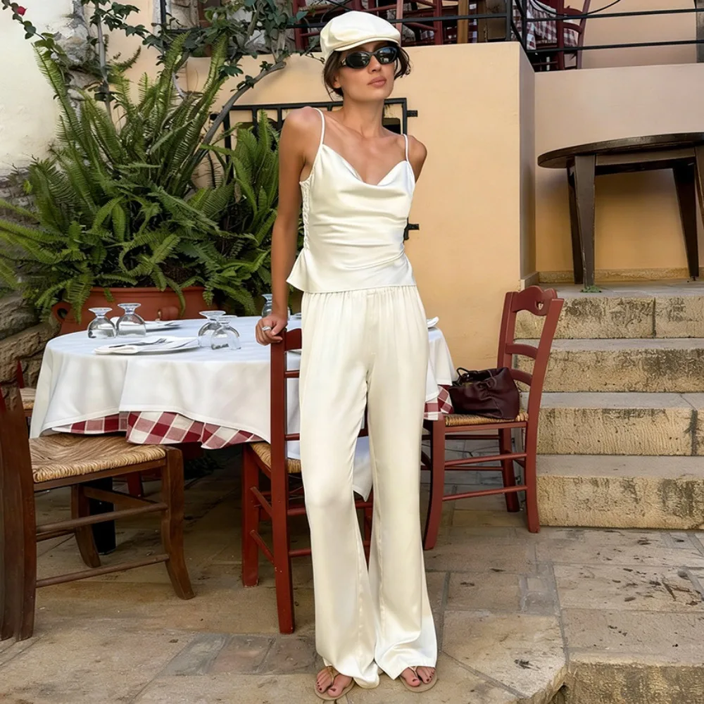Spring and Summer Women Luxury Satin Loungewear Camisole Pants Suit Effortless Old Money Aesthetic Outdoor Dining Casual Top Set
Spring and Summer Women Luxury Satin Loungewear Camisole Pants Suit Effortless Old Money Aesthetic Outdoor Dining Casual Top Set