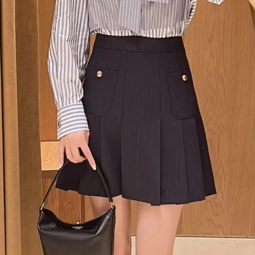 Spring/Fall Women High Waist College Pleated Set A-Line Mini Skirt + Bright Silk Vertical Striped Print Elegant Midi Skirt
Spring/Fall Women High Waist College Pleated Set A-Line Mini Skirt + Bright Silk Vertical Striped Print Elegant Midi Skirt