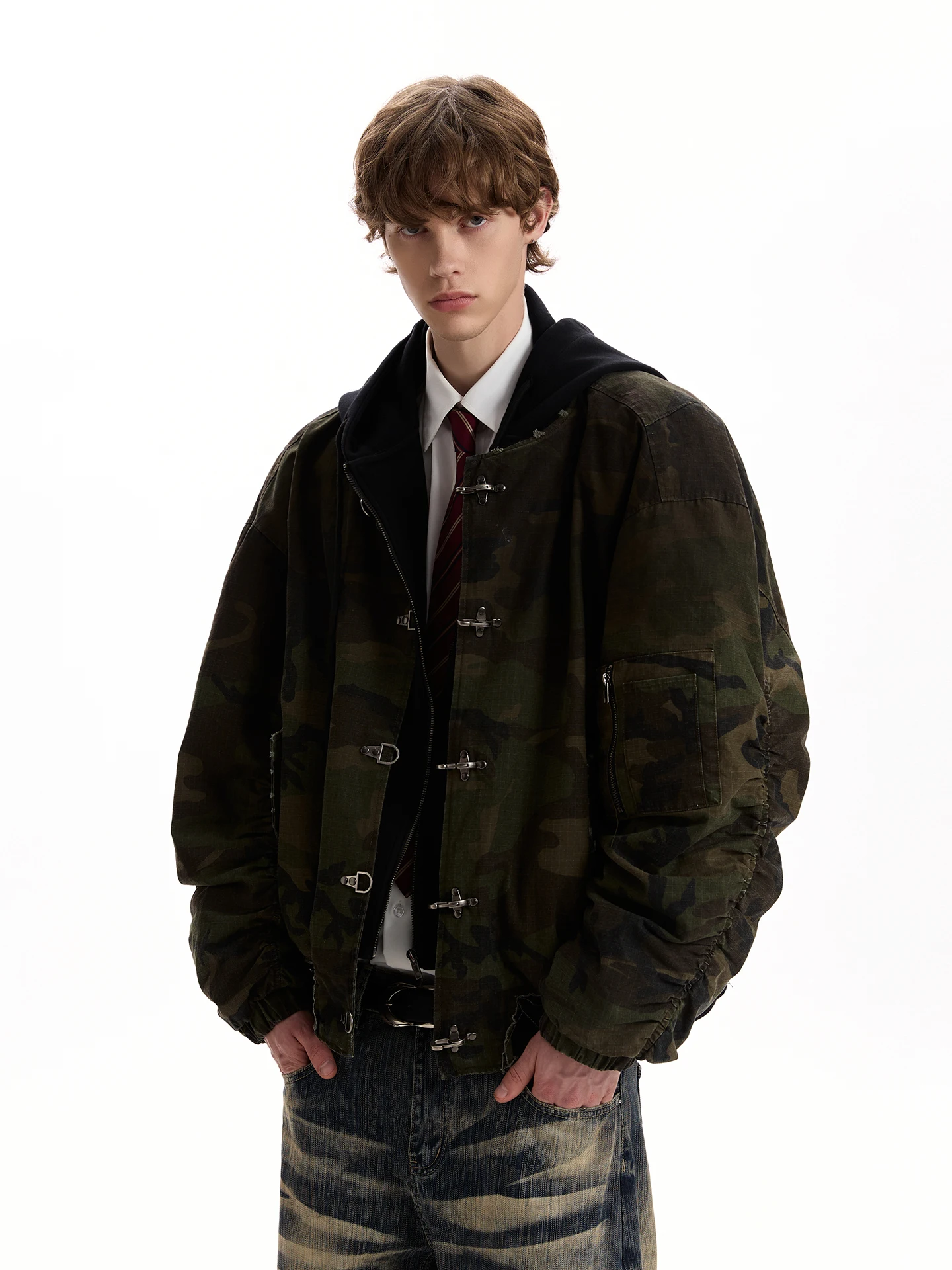 Куртка-бомбер PUEE в американском ретро-стиле, свободного кроя, в стиле рабочей одежды, камуфляжная, утепленная, модная, с капюшоном, для молодежи, повседневная, стильная
Куртка-бомбер PUEE в американском ретро-стиле, свободного кроя, в стиле рабочей одежды, камуфляжная, утепленная, модная, с капюшоном, для молодежи, повседневная, стильная